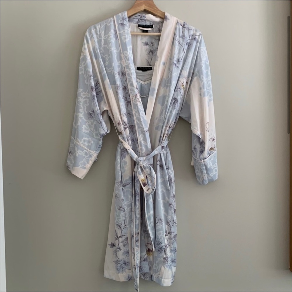 A Pea in the Pod Blue Floral Robe